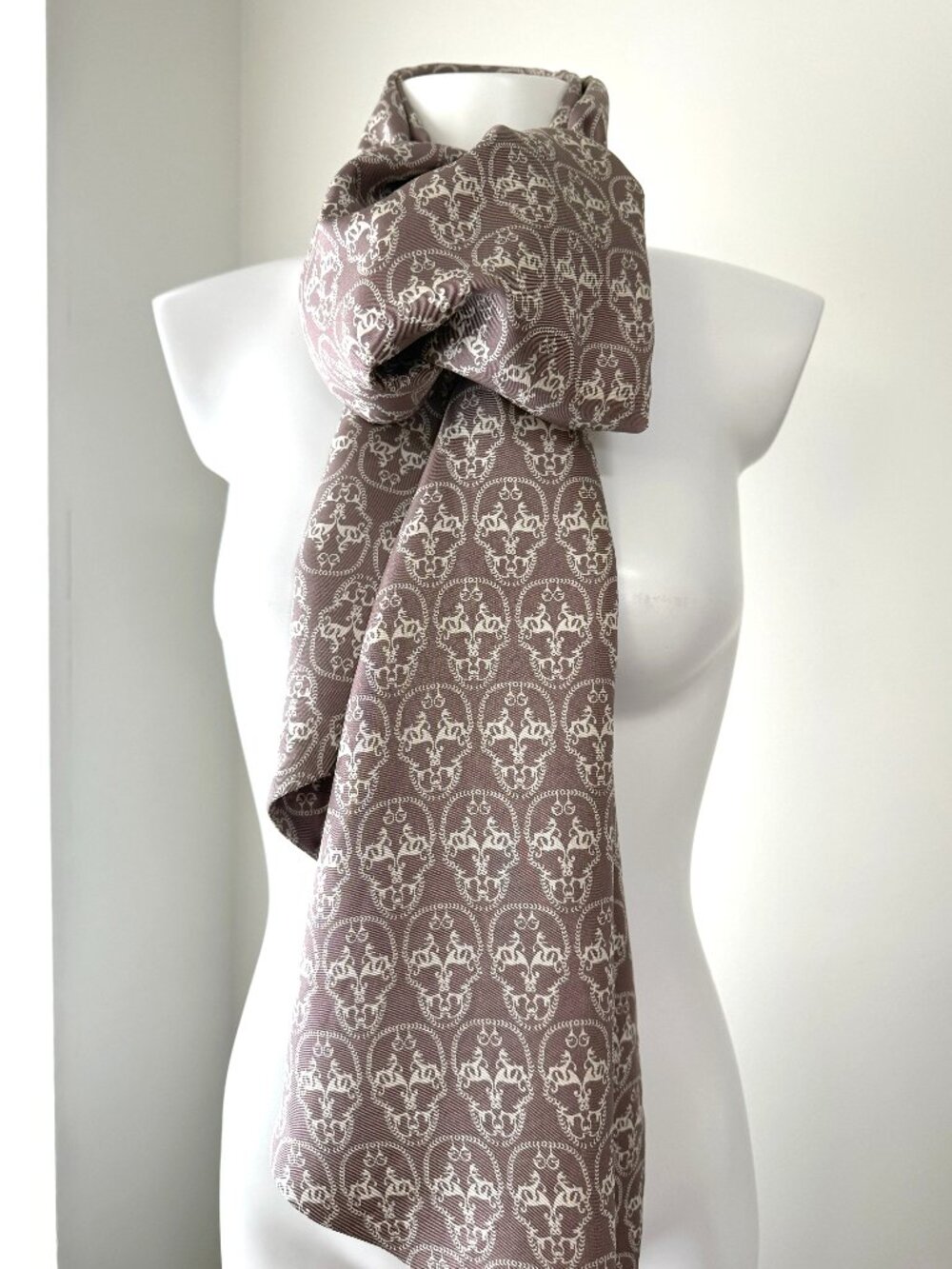 Authentic Thomas Wylde Skull Logo Mauve Silk Twill Scarf
